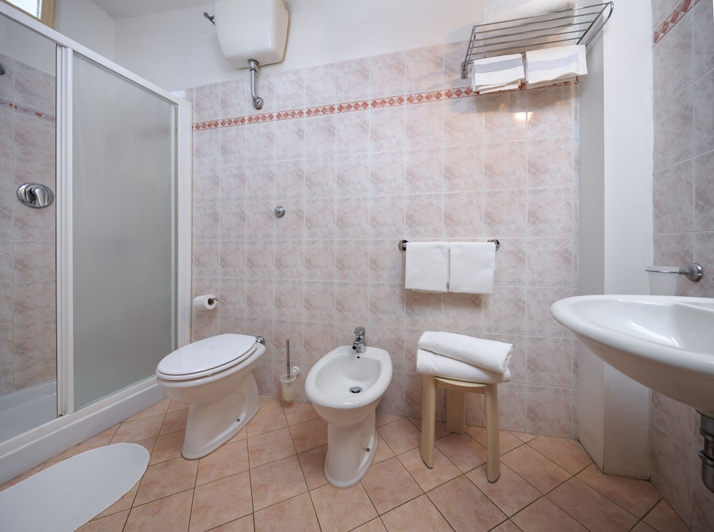 Hotel Arno Bellariva 75/78