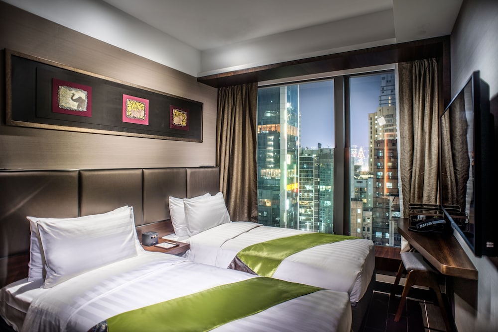 DELUXE, TWIN BEDS
