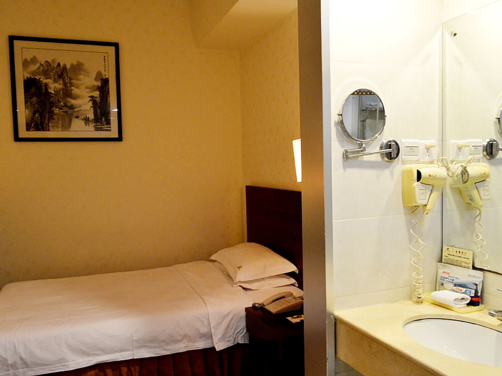 Pazhou Hotel 24/71