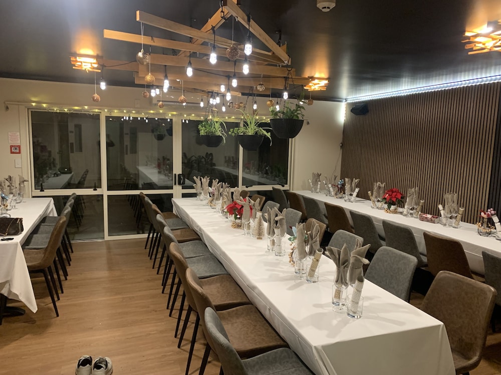 restaurant cafeteria