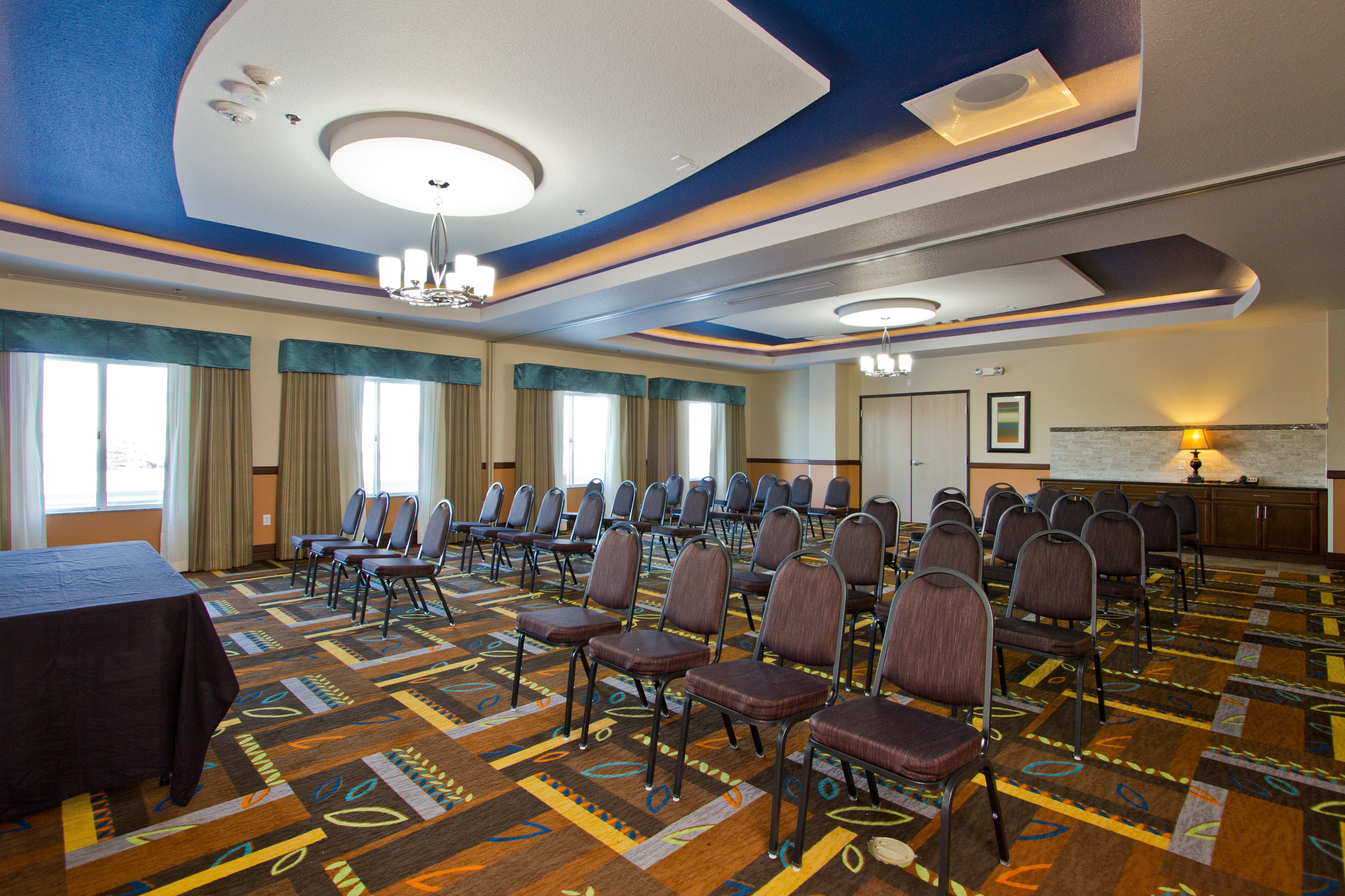 Holiday Inn Express Hotel Suites Denver East Peoria Street 54/59