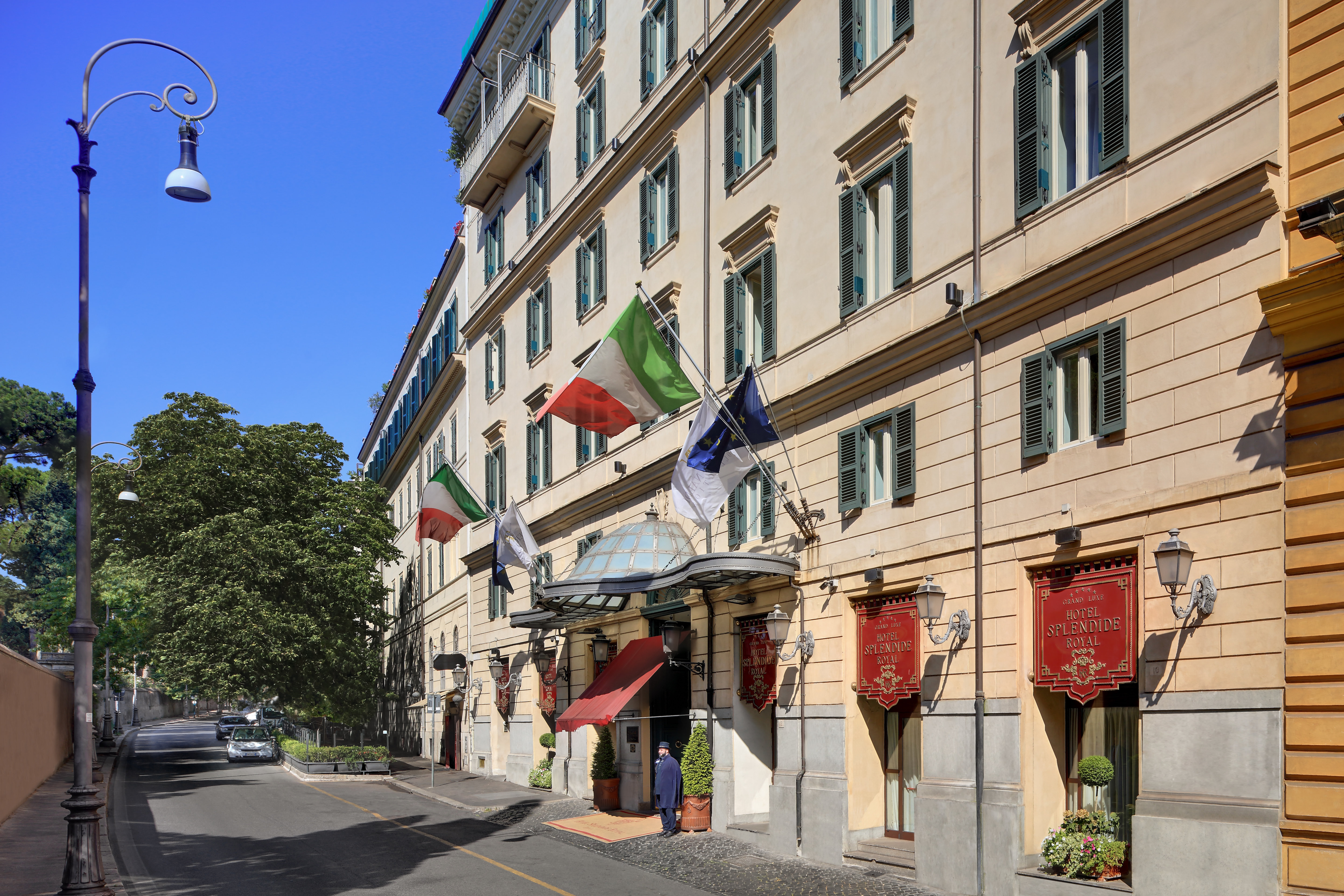 Splendide Royal Hotel 81/85