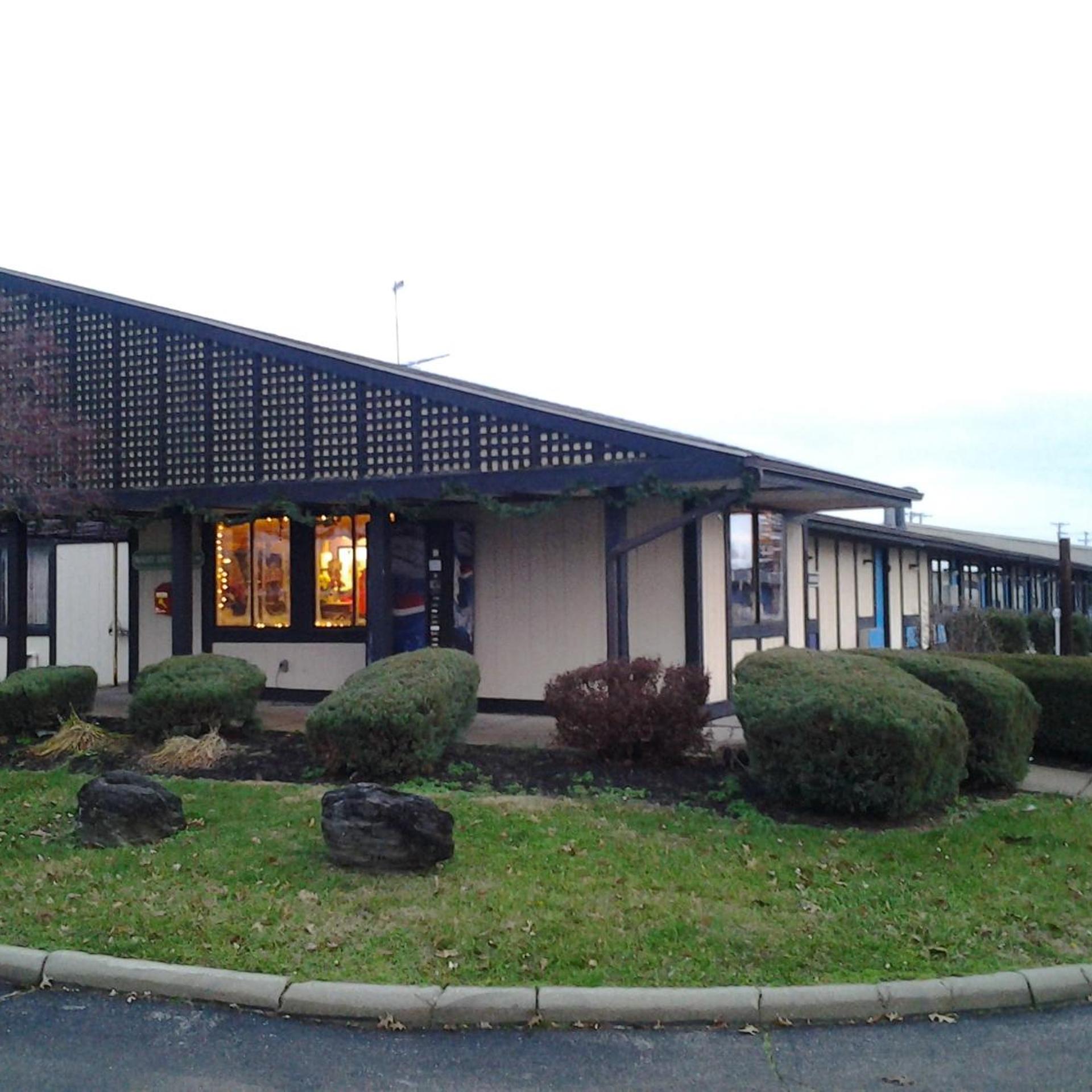 Xenia Country Inn 4/40