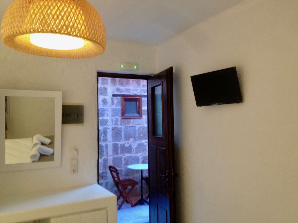 Auberge 32 3/38