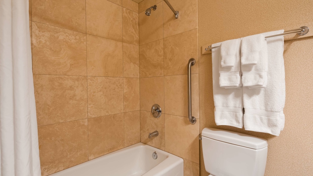 Wingate by Wyndham Bellingham Heritage Inn 12/48
