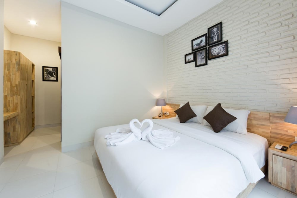 Paisa Seminyak Living 7/50