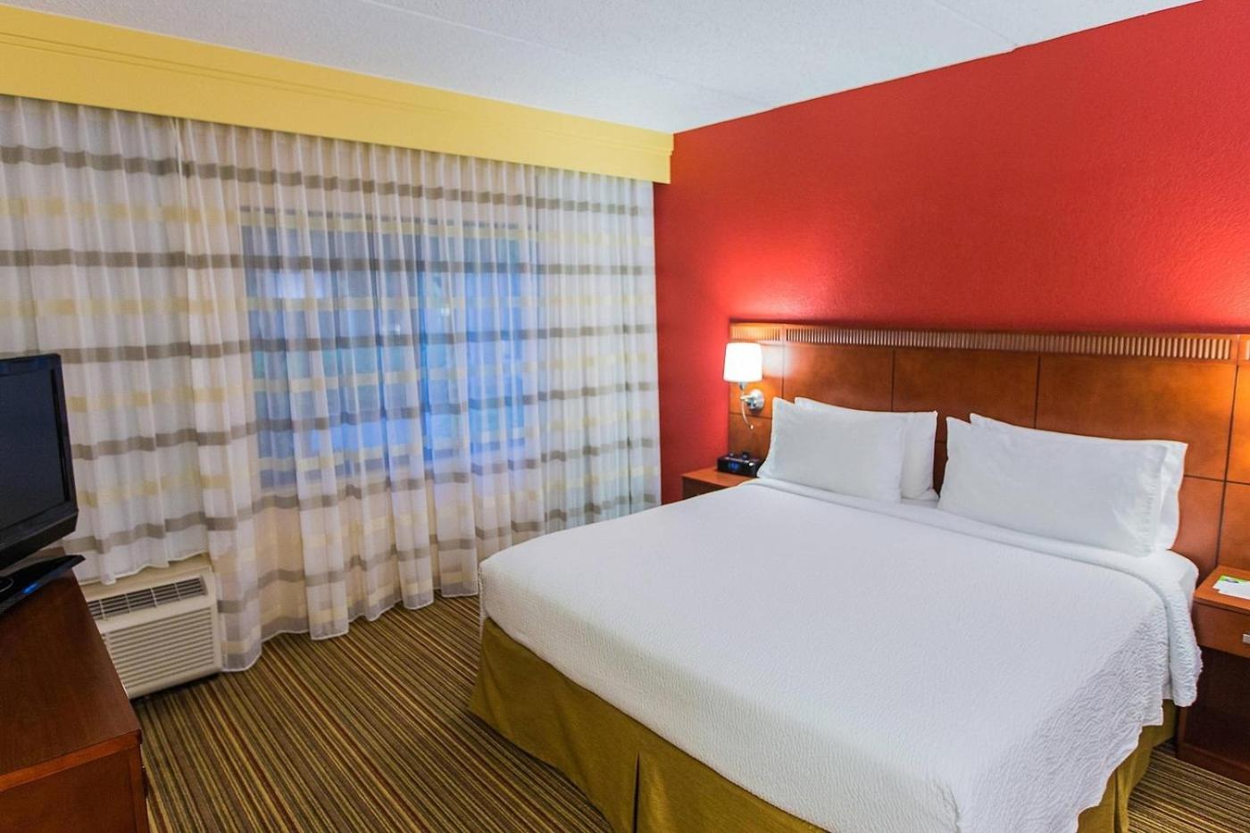 Room at Courtyard Chicago O'Hare, DES PLAINES - IL