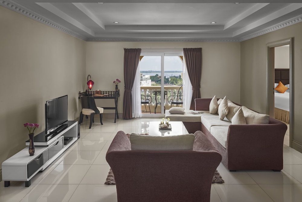 Palace Gate Hotel Residence 57/76