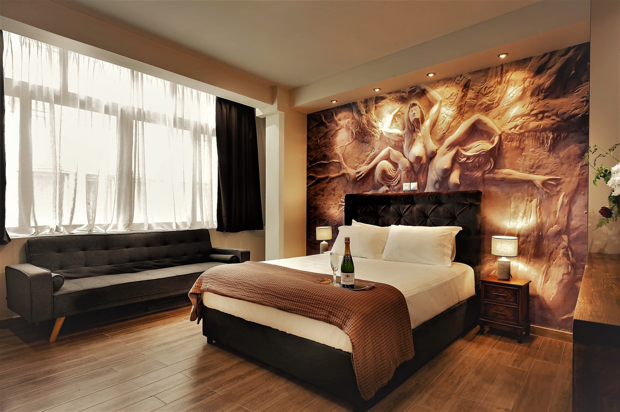 SUPERIOR, QUEEN BED