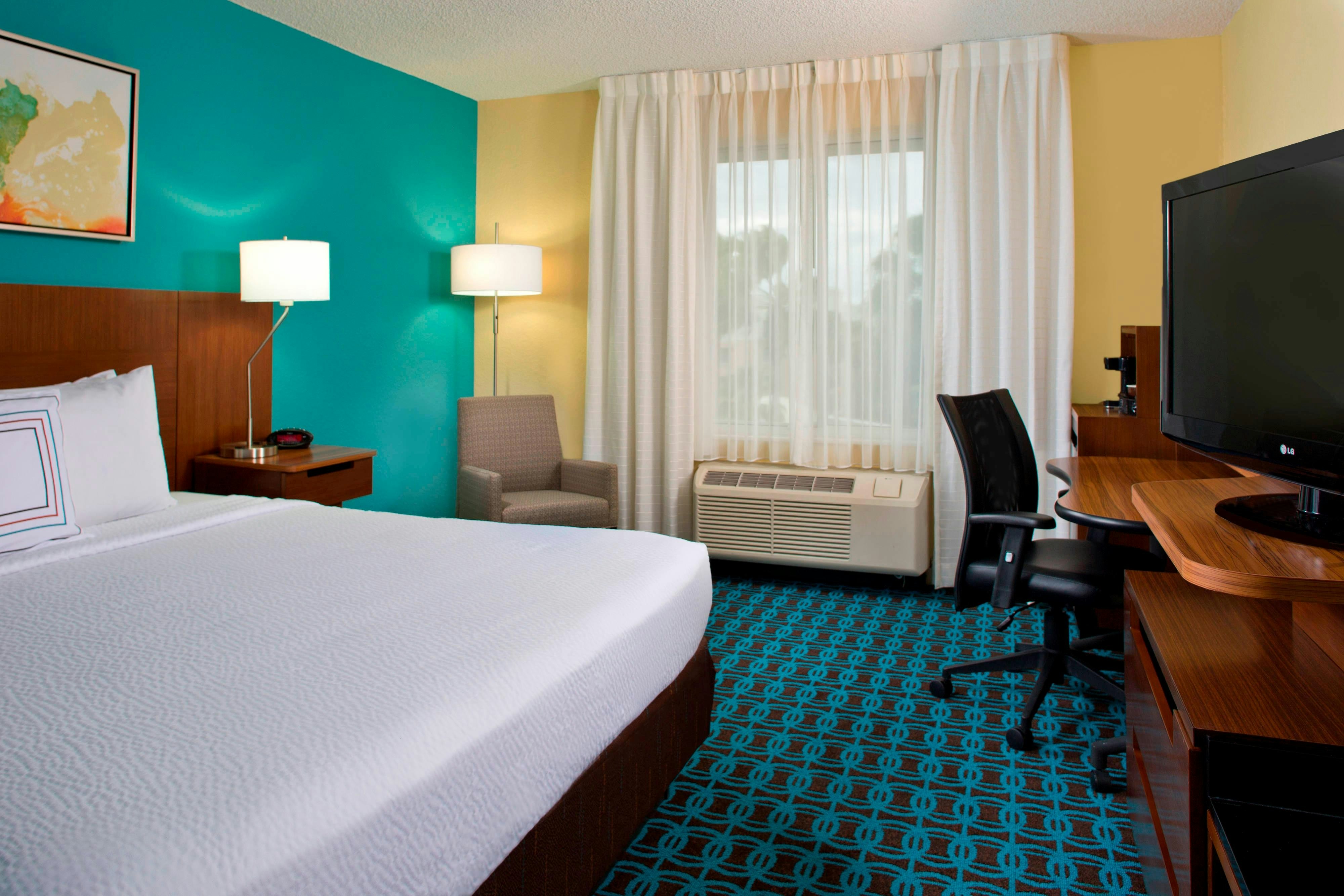 ROOM, KING BED