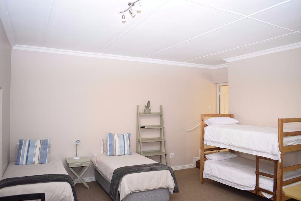 Outeniqua Inn 21/26