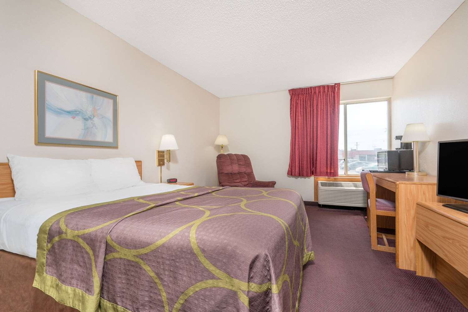 Super 8 By Wyndham Menomonie Wi 8/25