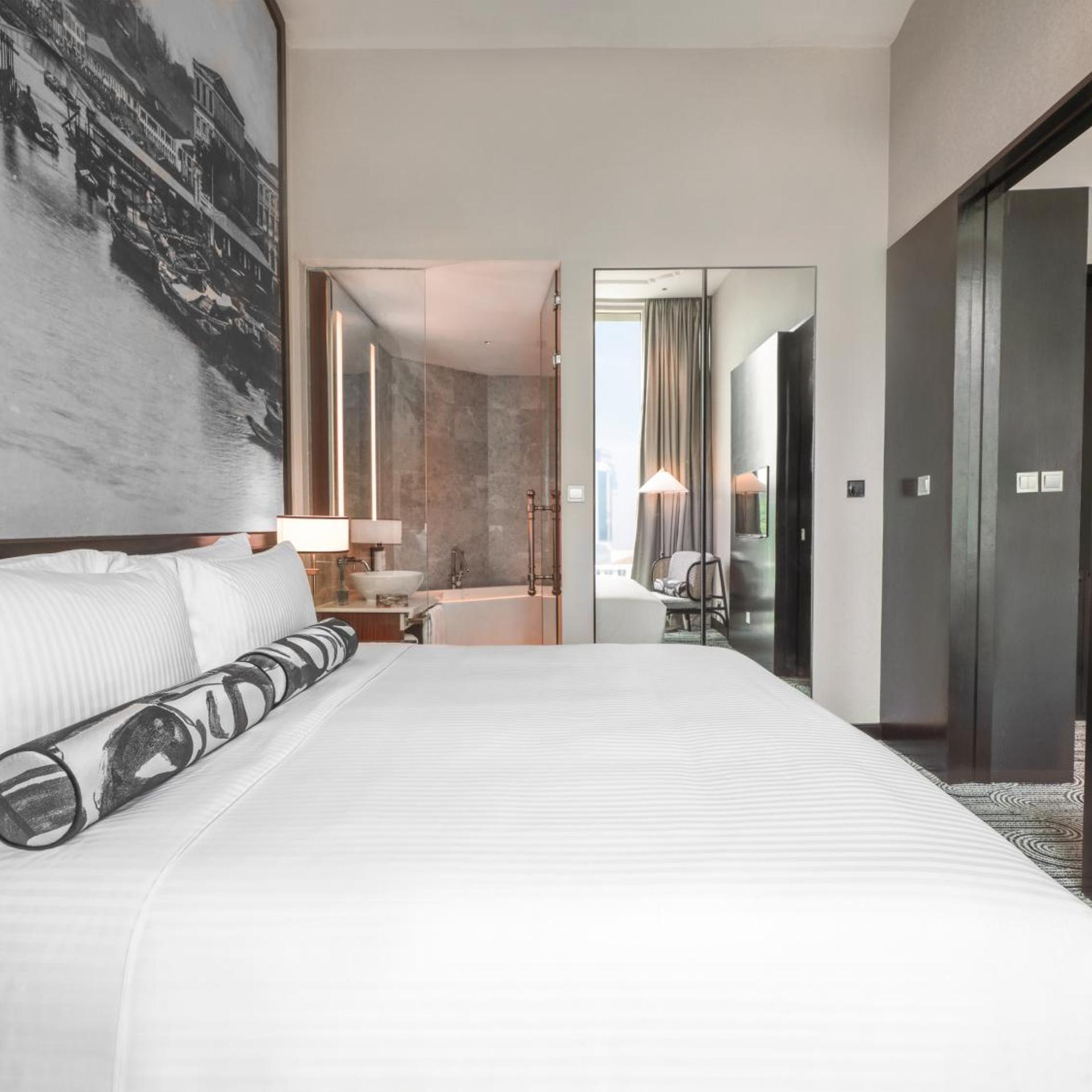 Suite, King Bed, Novotel Singapore Robertson Quay 2/7