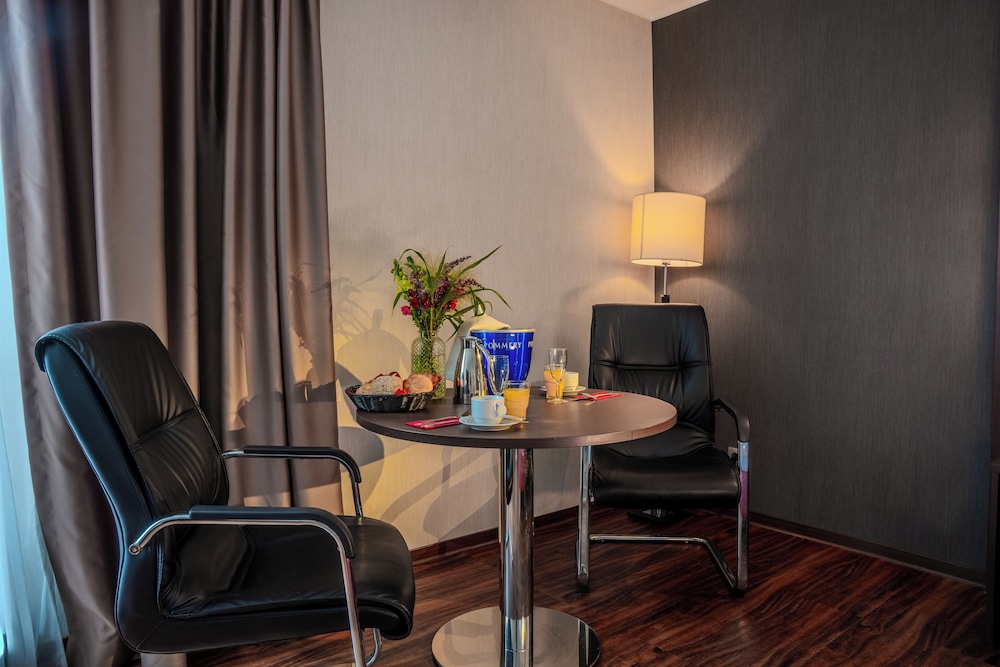 Airways Hotel Frankfurt Airport West 29/50