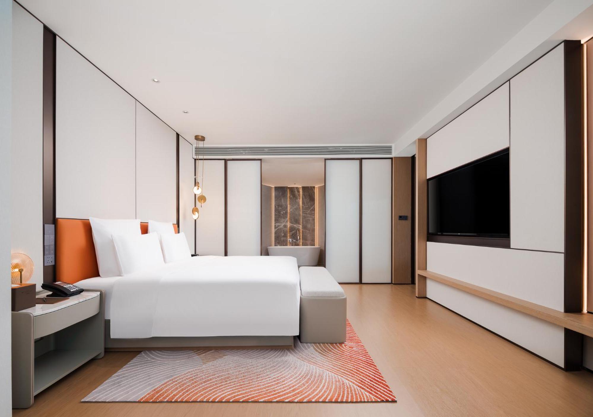 EXCLUSIVE, SUITE, KING BED