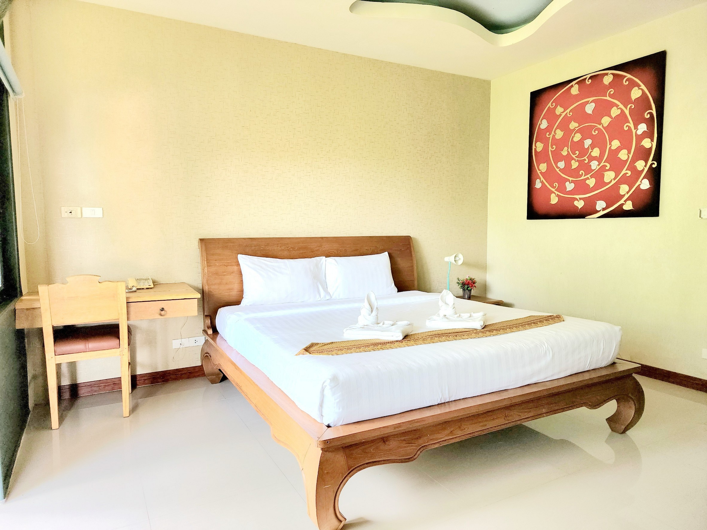 Deluxe, Double or Twin Bed