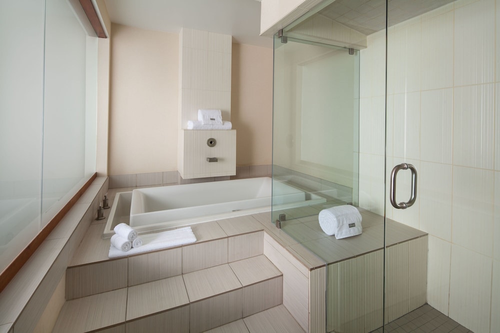 Westin Gaslamp Quarter 15/61