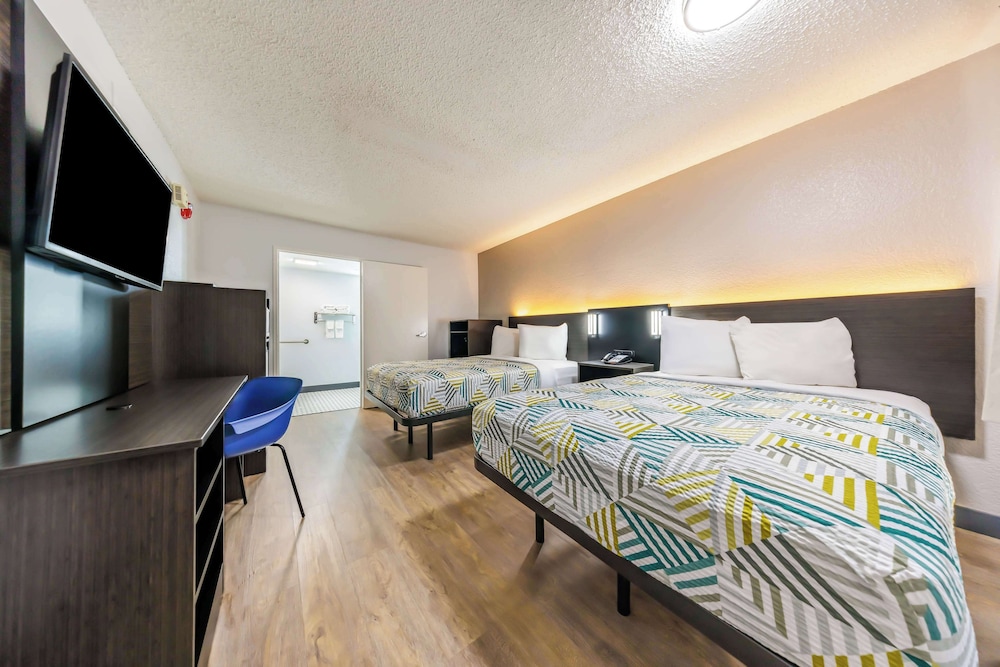 STANDARD, 2 DOUBLE BEDS