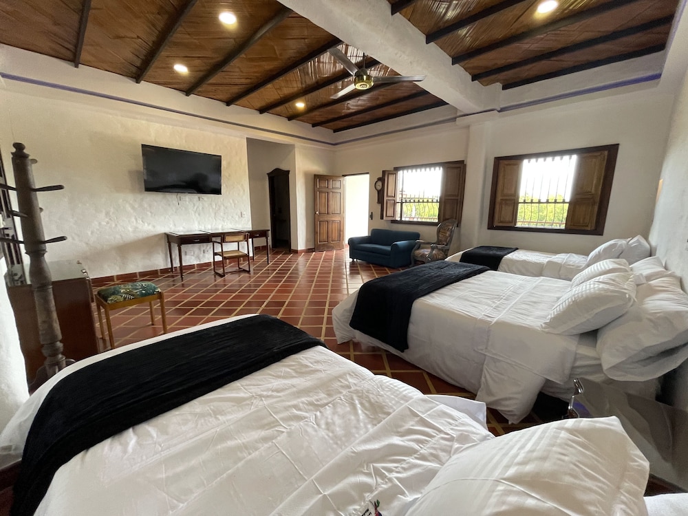 Hotel Casona Montañesa Quindío 20/50