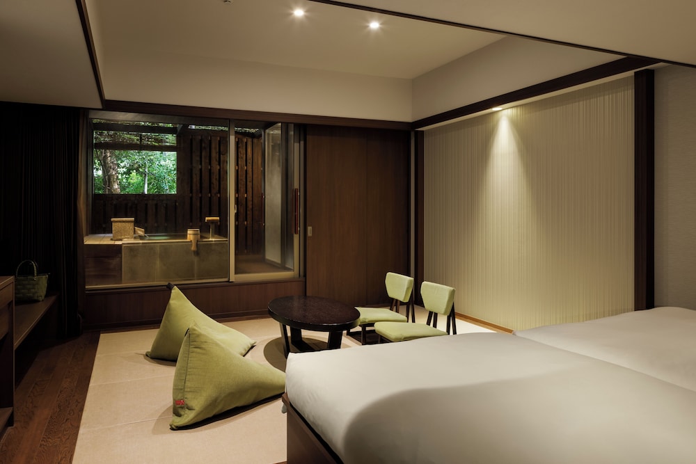 JAPANESE WESTERN, PREMIER, OUTDOOR BATH, GROUND FLOOR