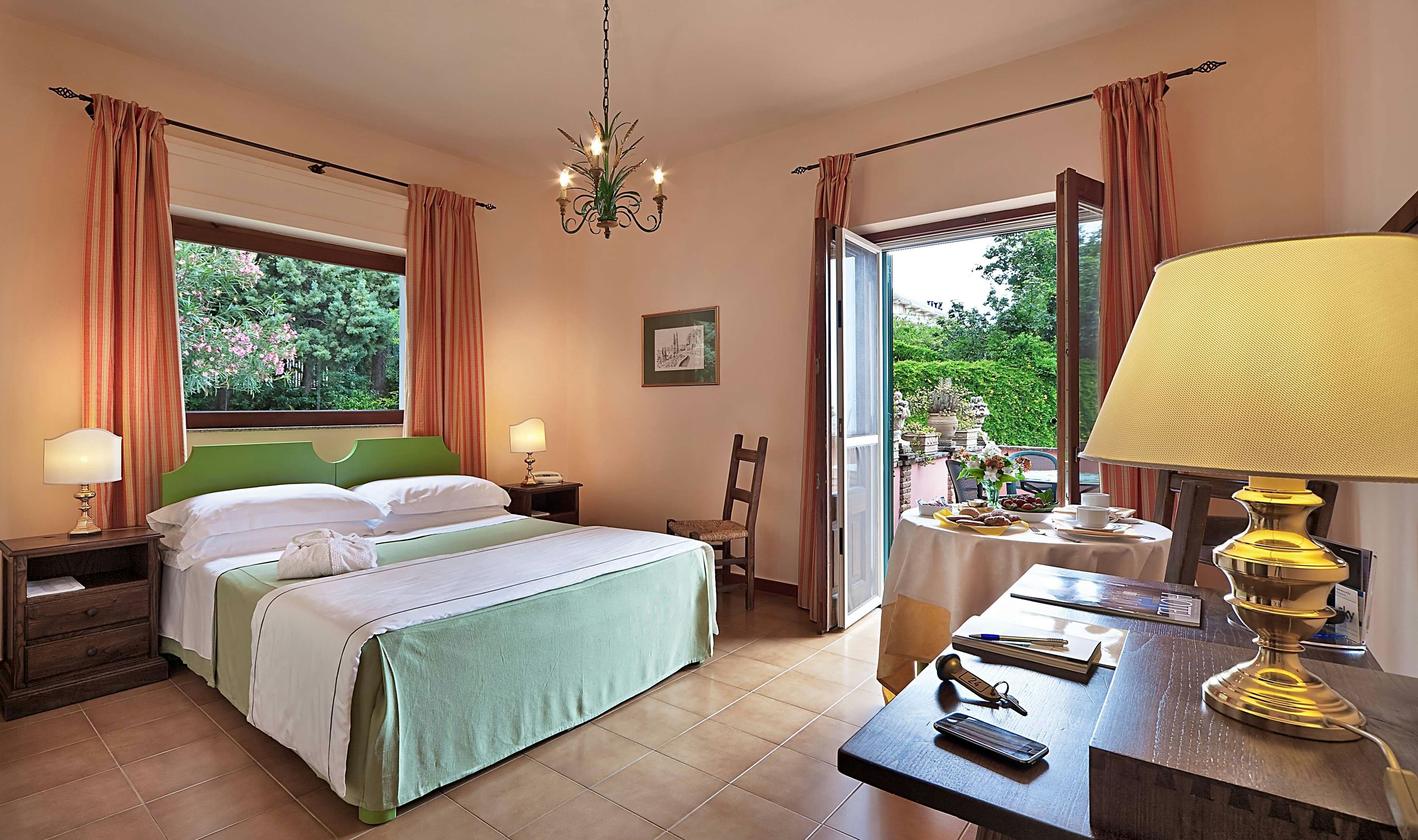 Hotel Villa Sirina 6/17