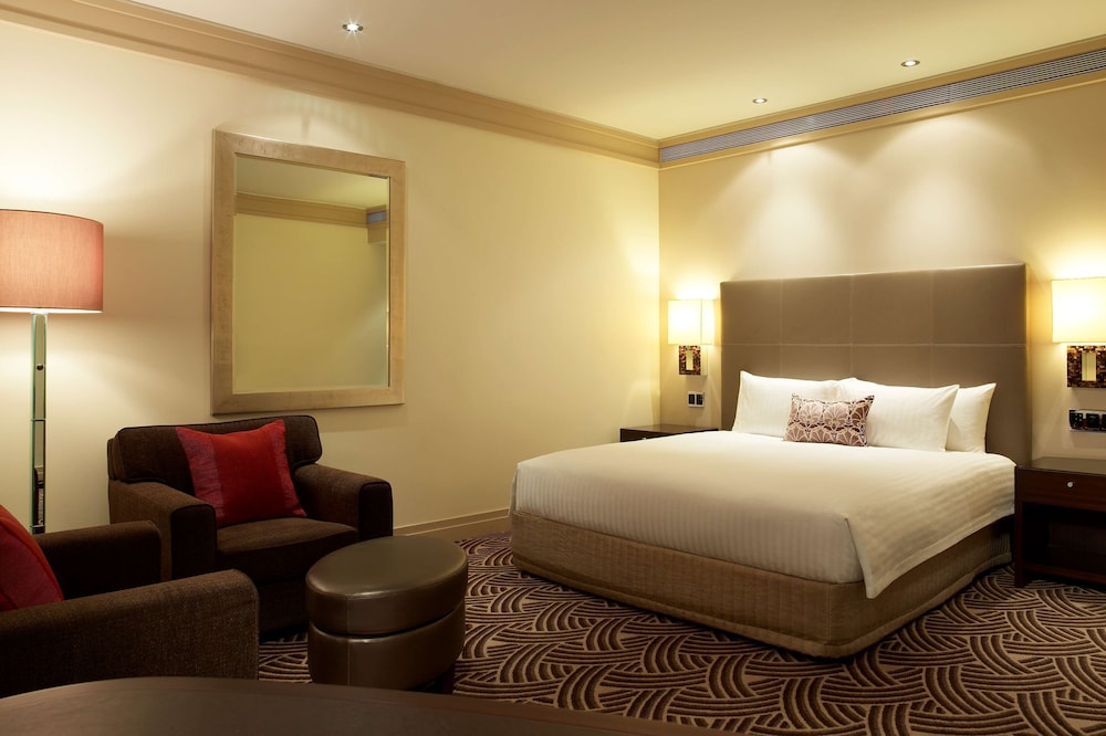 Hyatt Hotel Canberra 12/75