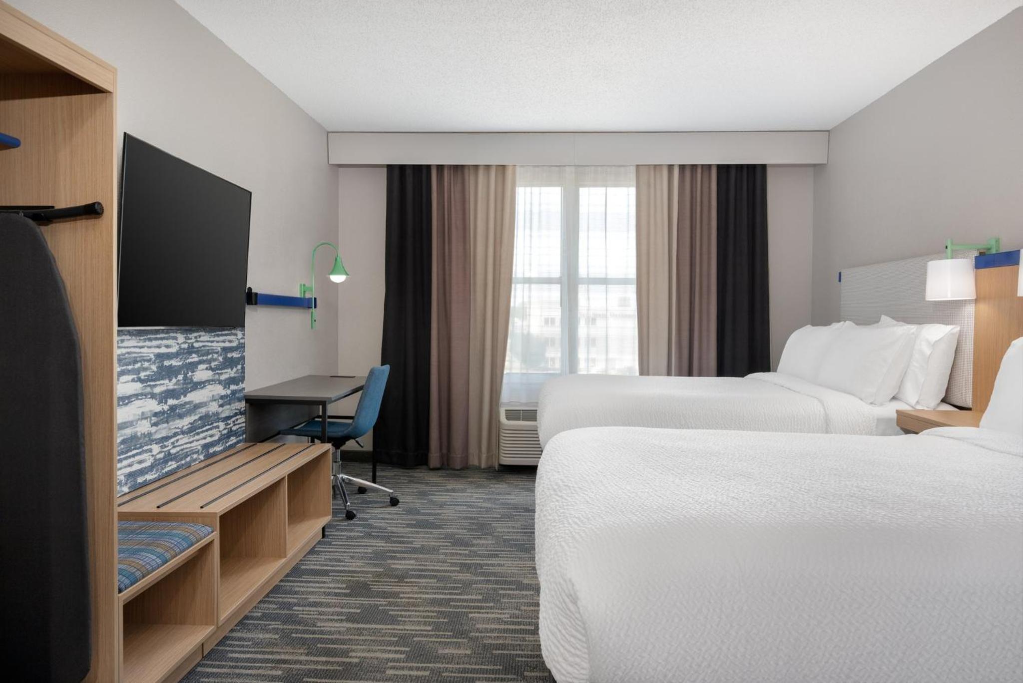 غرفة قياسية بسرير مزدوج، Country Inn & Suites By Radisson Evansville IN 2/4