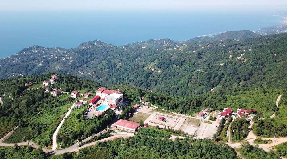 Zarha Mountain Resort 70/72