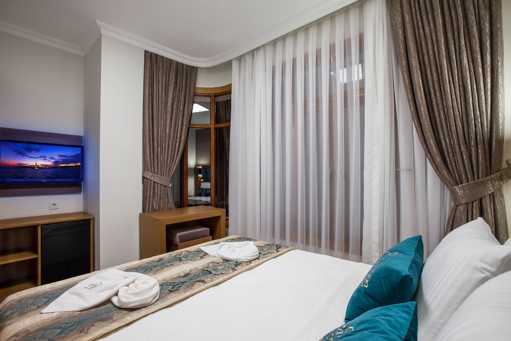 SINGLE DELUXE ROOM