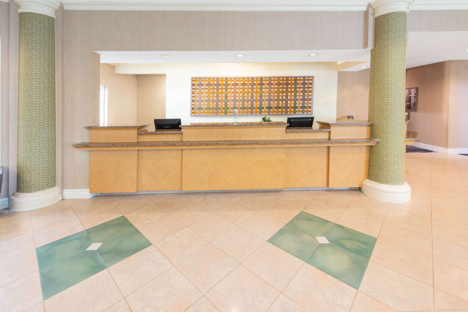 La Quinta Inn & Suites by Wyndham Tampa Brandon Regency Park 13/49
