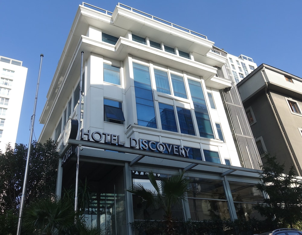 Discovery Hotel 3/69