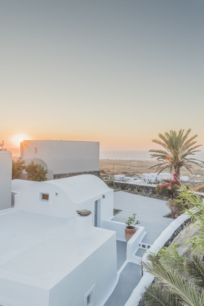 Aqua Serenity Santorini Luxury Suites 12/50