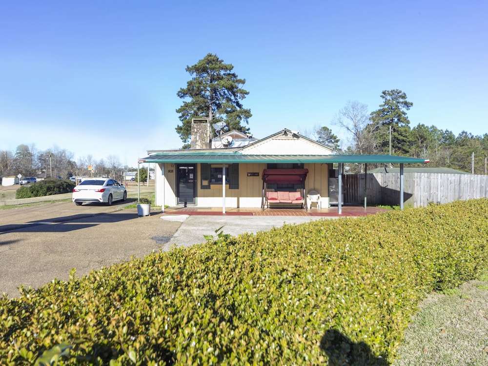 Hotel Brookhaven MS Hwy 51 North 7/34