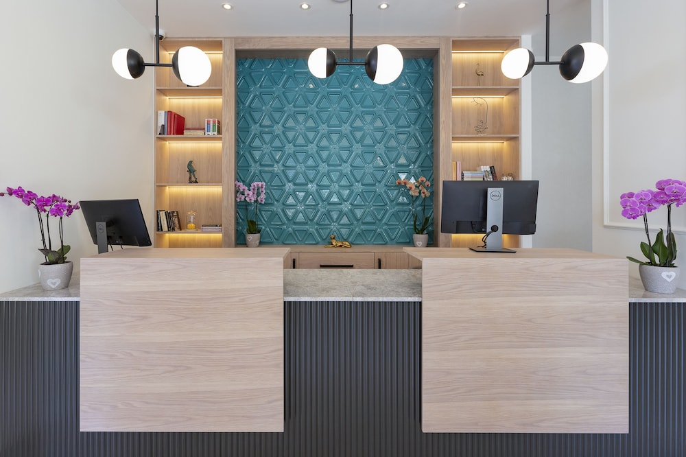 BOUTIQUE HOTEL MOMENTUM by Aycon 15/195