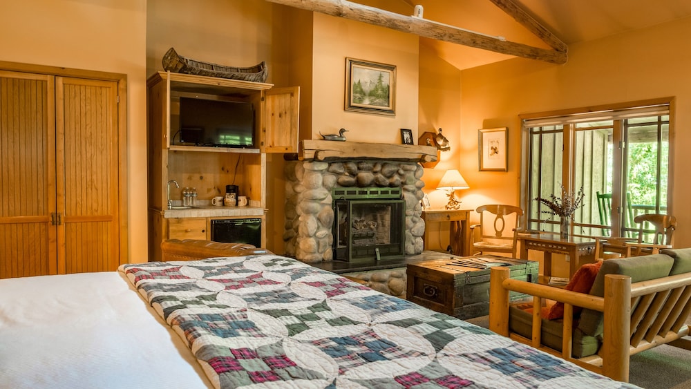 Weasku Inn 6/50