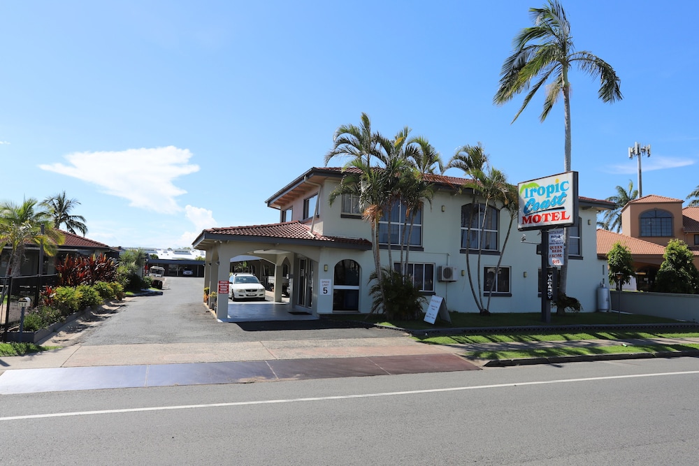 TROPIC COAST MOTEL 1/74