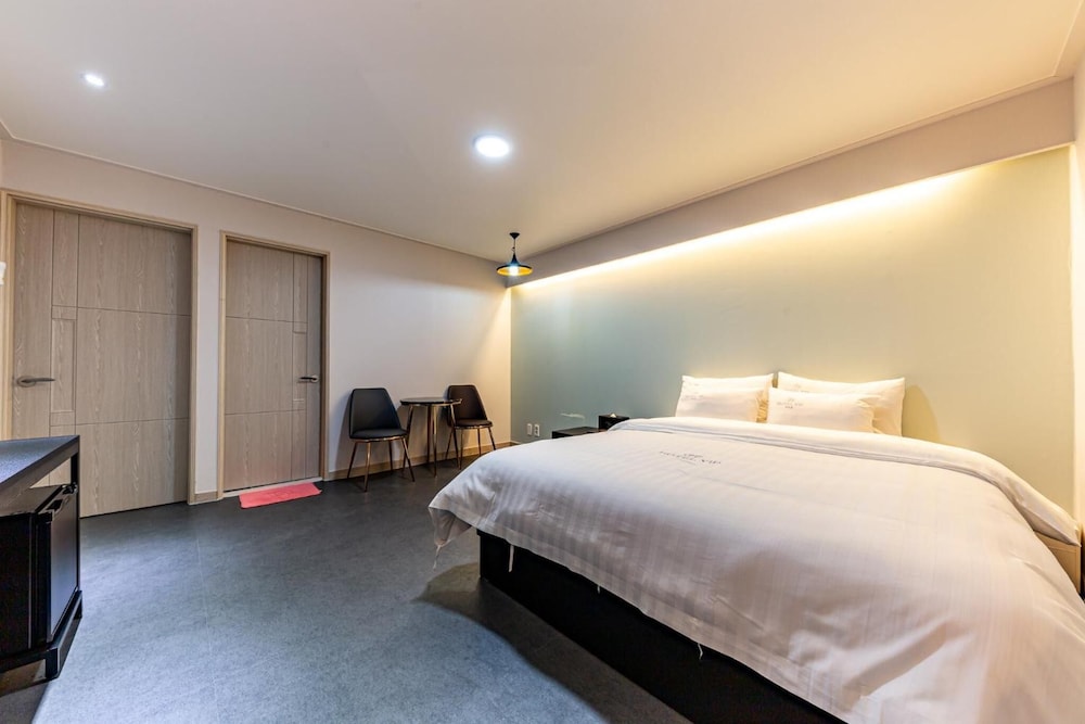 Vip Hotel Mok-Po 22/59
