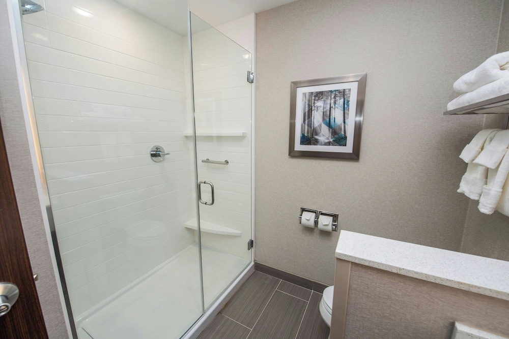 Fairfield Inn & Suites By Marriott Huntsville 25/26