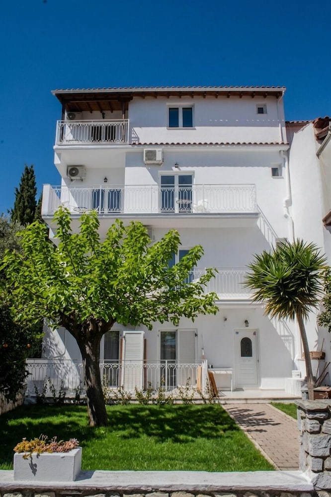 Act Art Skiathos 2/65