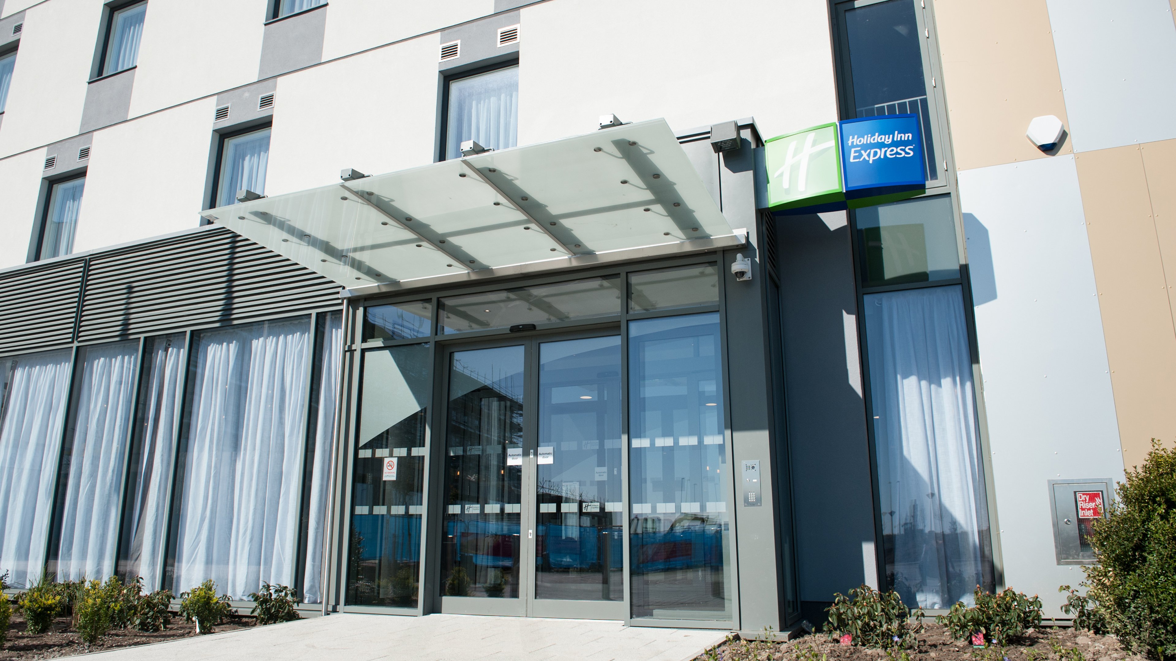 Holiday Inn Express Aberdeen Airport 4/72