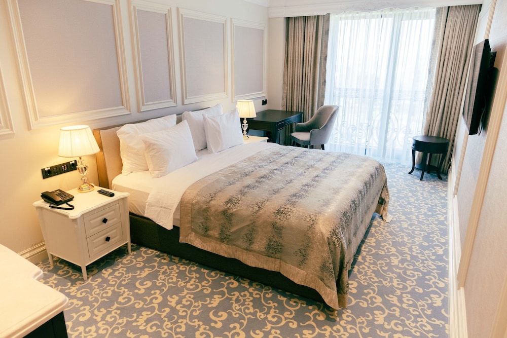 Dekalb Hotel Istanbul 7/50