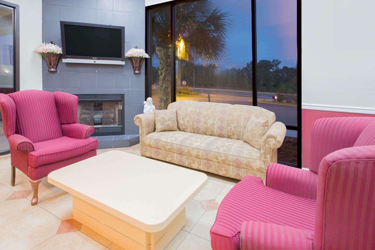 Howard Johnson By Wyndham Dothan 19/25