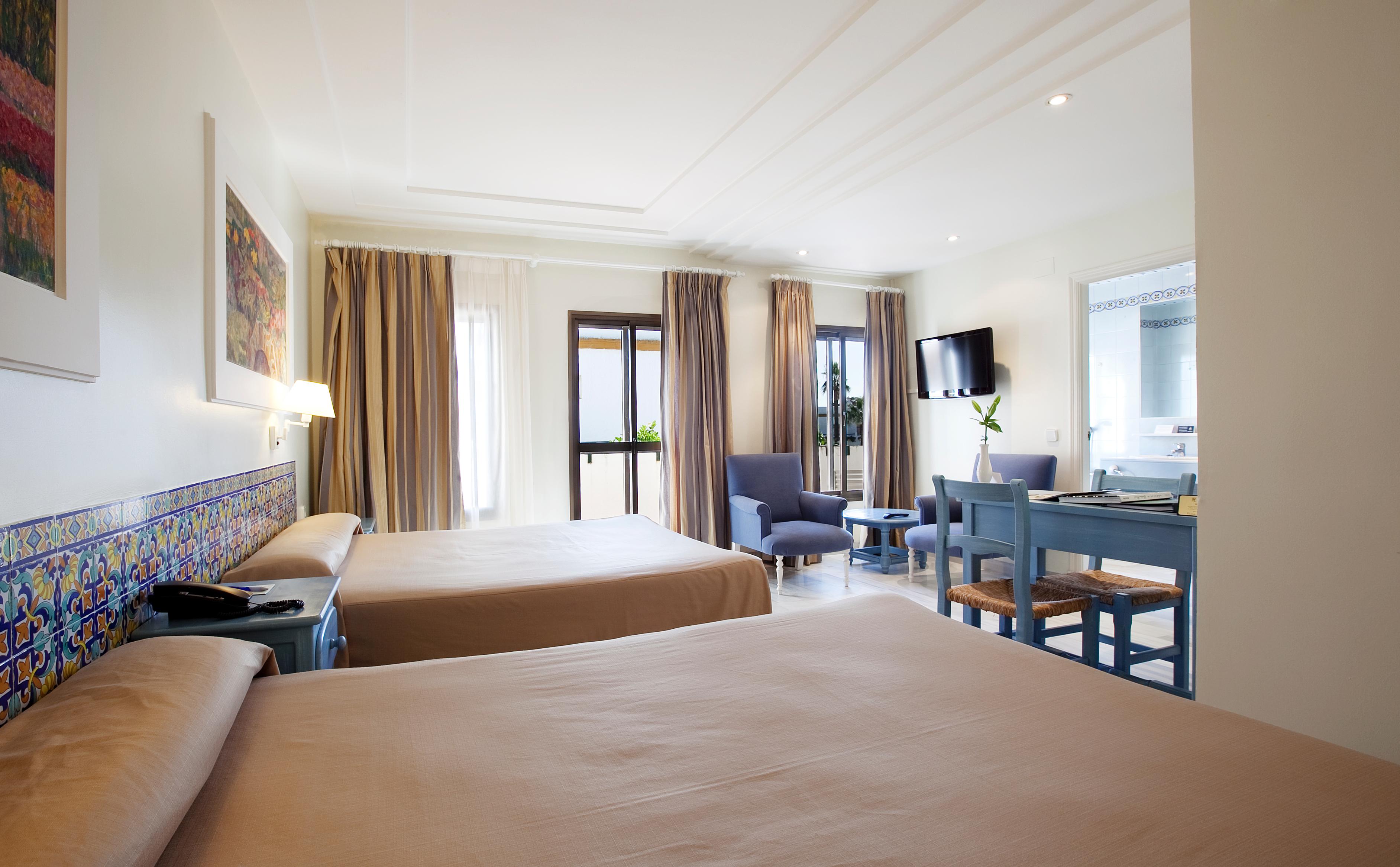 Superior, Double Bed, Playa de La Luz 2/2