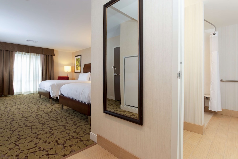 Hilton Garden Inn Burlington Downtown 10/73
