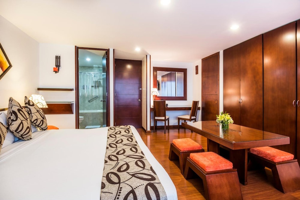 Hotel Platinum Suite 17/49