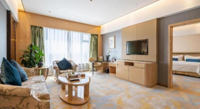 Fuyue Hotel 35/52