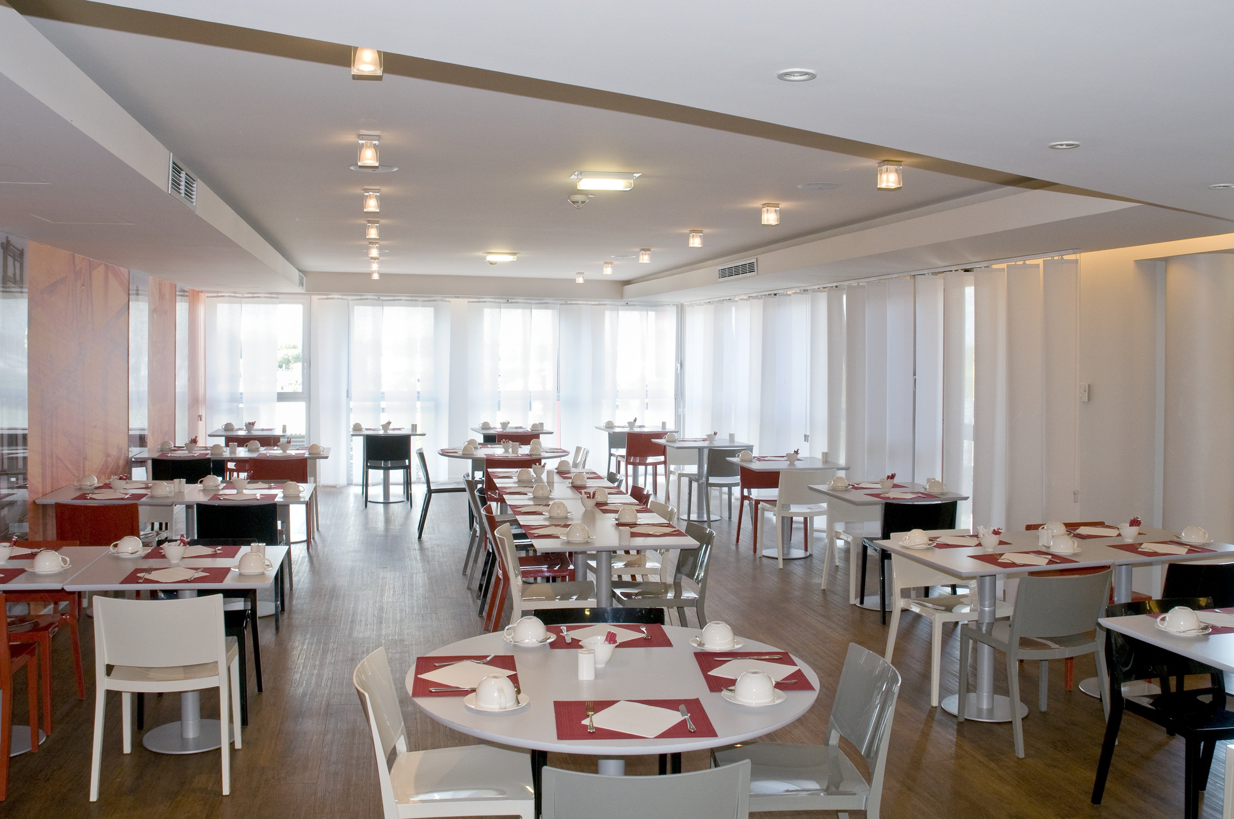 HOLIDAY INN MULHOUSE 34/50