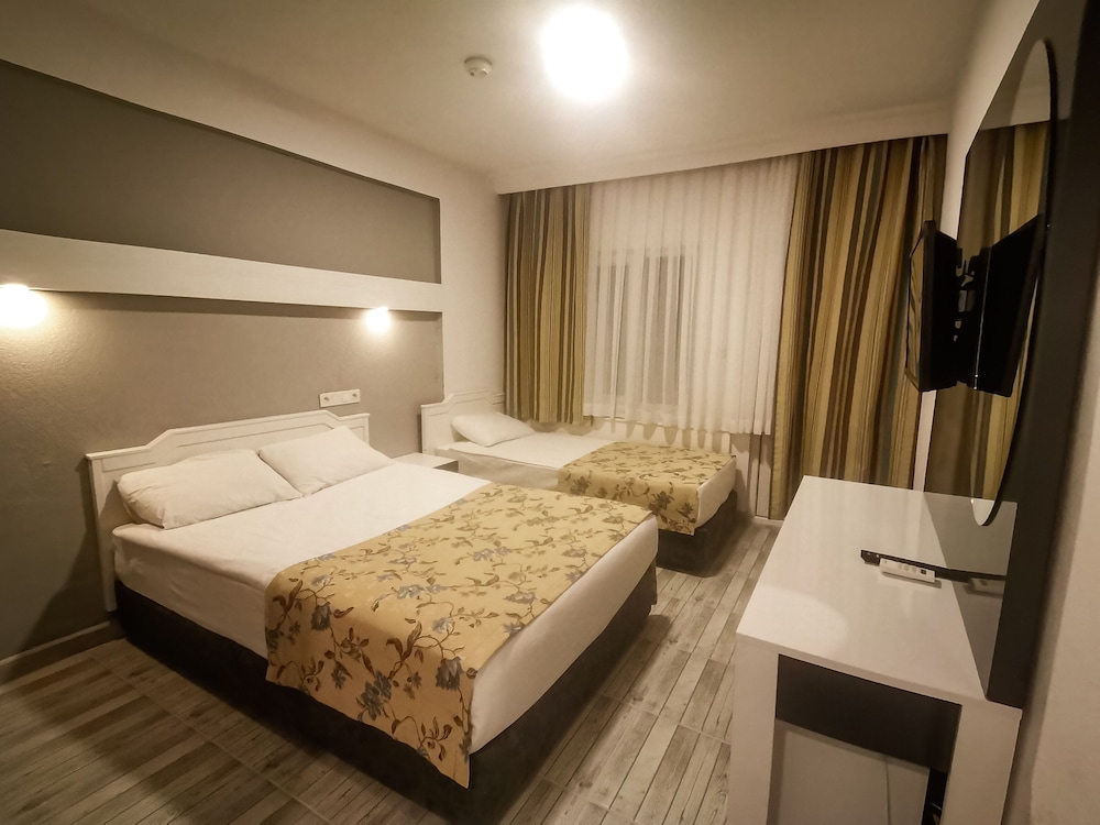 Side Spring Hotel 14/46
