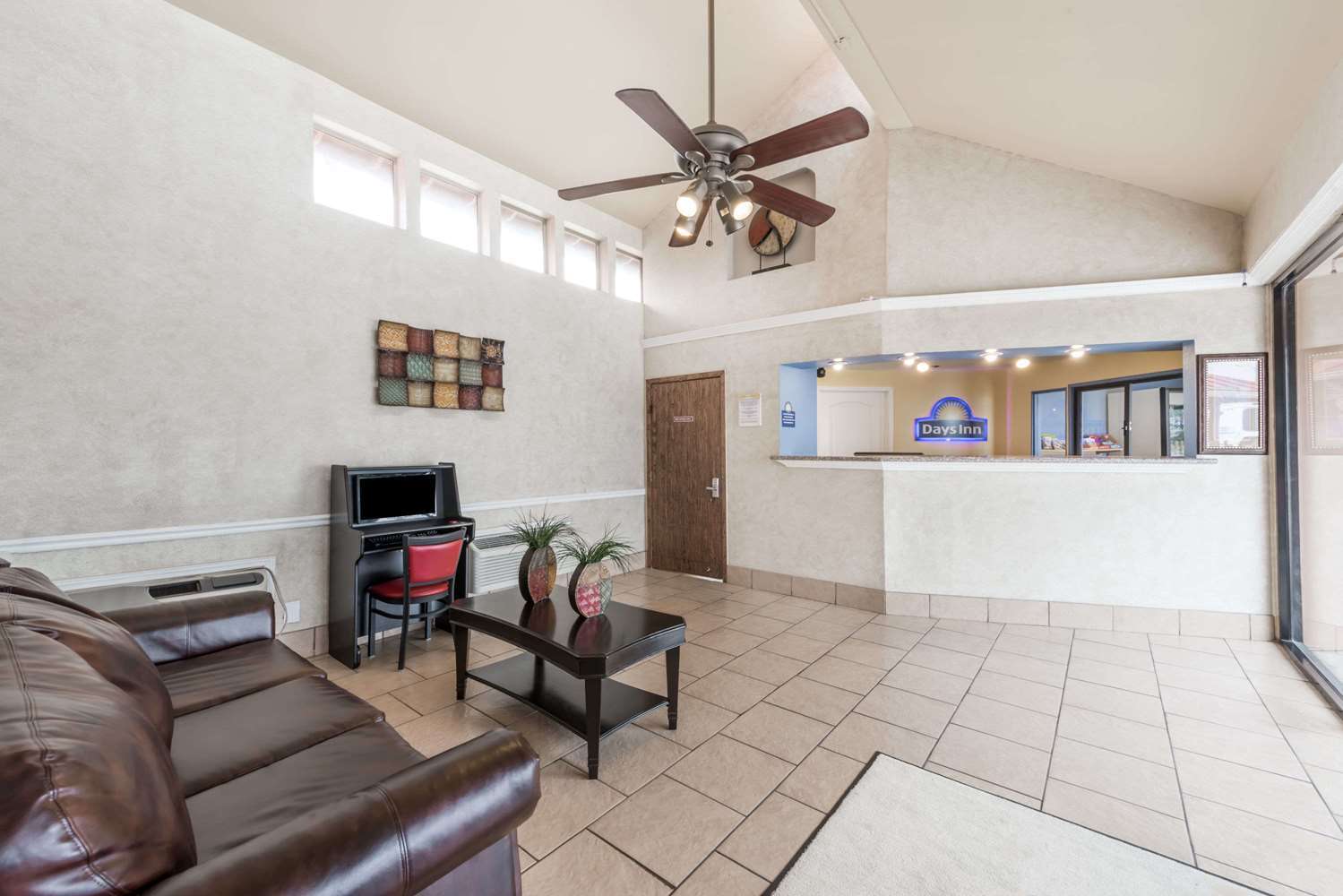 Days Inn by Wyndham San Antonio Splashtown/ATT Center 6/22
