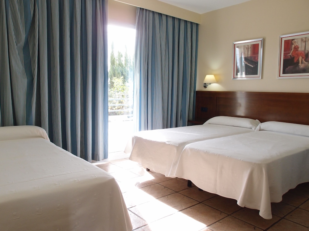 HOTEL ABRIL 22/29